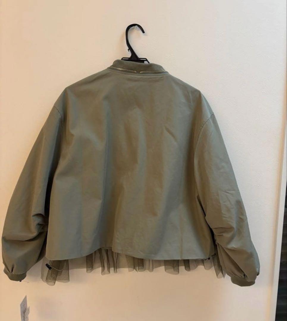 フリル付きオリーブグリーンジャンパー Mサイズ