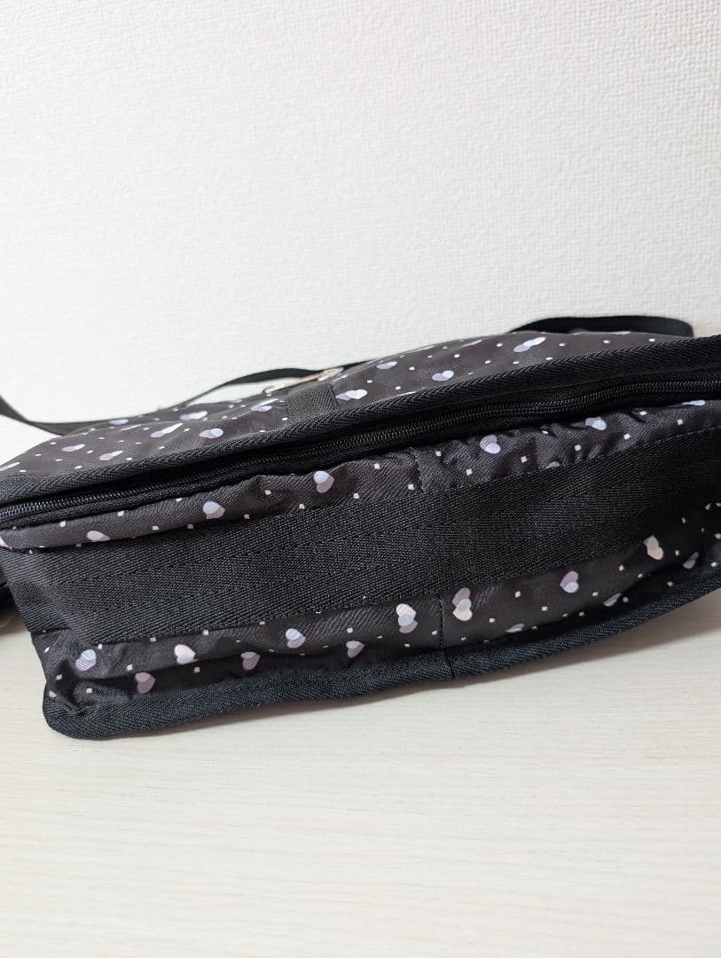 【未使用】LeSportsac ショルダーバッグ ハート　ポーチ　黒