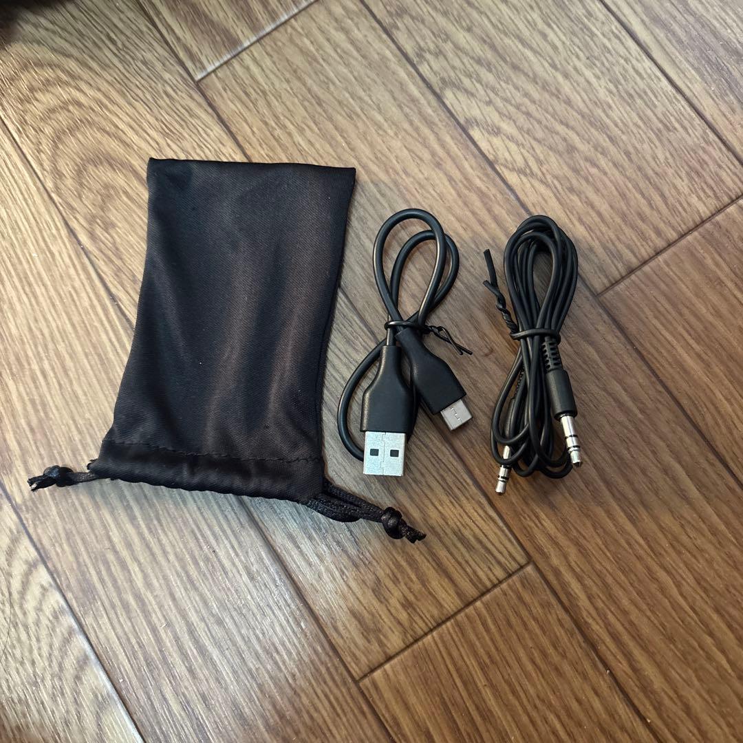 soundcore ワイヤレスヘッドホン 本体と付属品