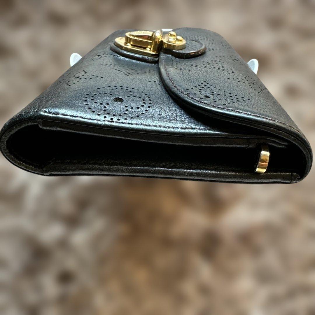 ルイヴィトン モノグラム アメリア マヒナ ブラック 長財布　L18