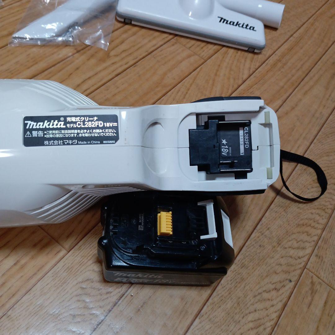 マキタ18V充電式クリーナ　CL282FD 純正バッテリー、純正急速充電器付