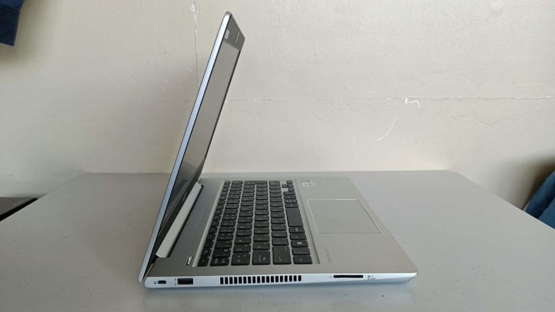 ⭐️ノートパソコンHP 第10世代Core i3 SSD256G メモリ16G