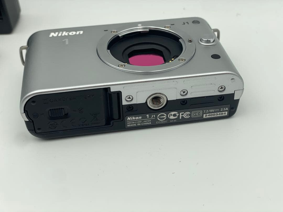 Nikon 1 J1 ミラーレスカメラ シルバー 本体のみ　動作確認OK
