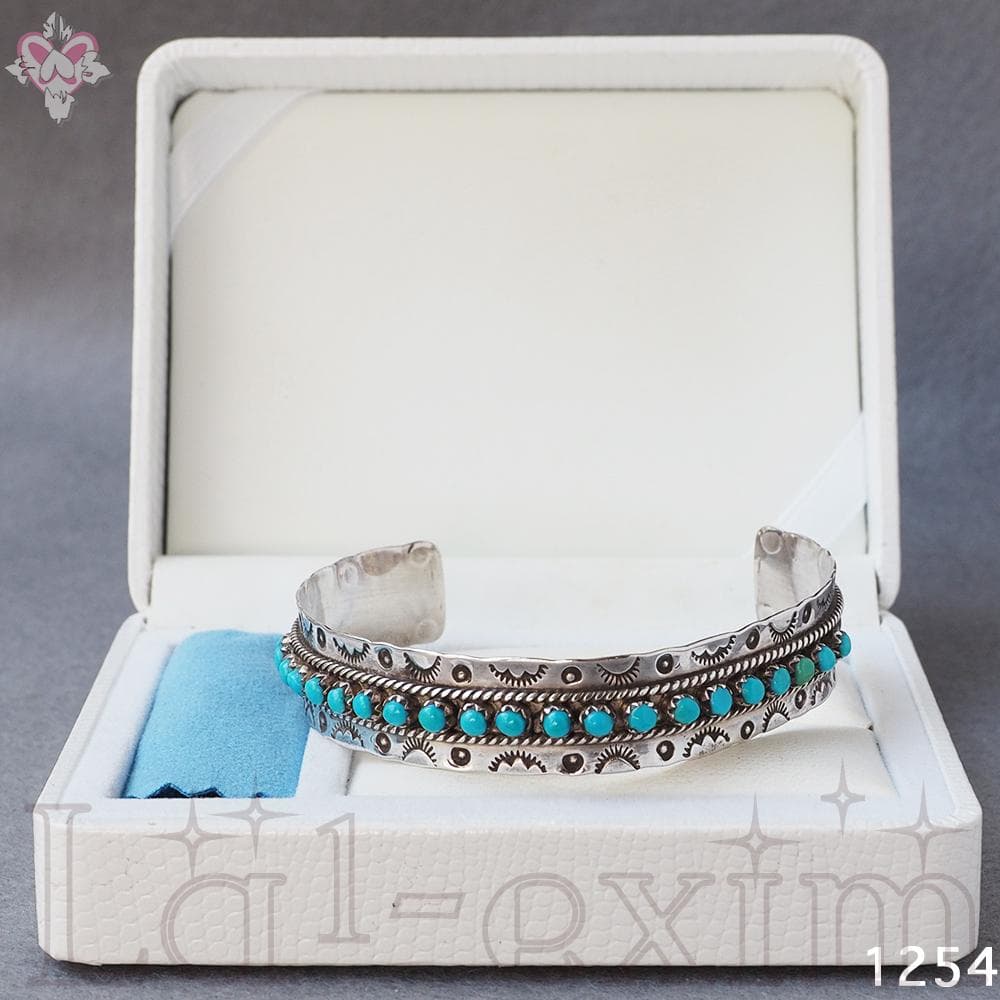 ターコイズ ２１個 シルバー 銀 インディアンジュエリー ズニ族 刻印 バングル