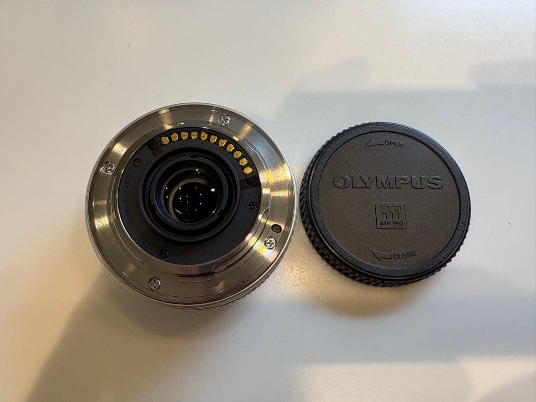 M.ZUIKO DIGITAL 17mm f/2.8 パンケーキレンズ