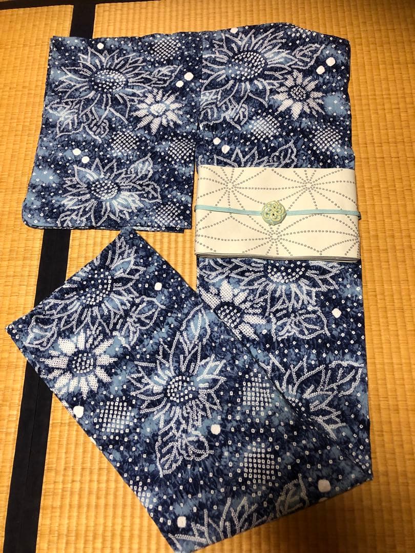 E-1 美品　有松絞り　浴衣　紺地のぼかしにひまわり模様　手縫い