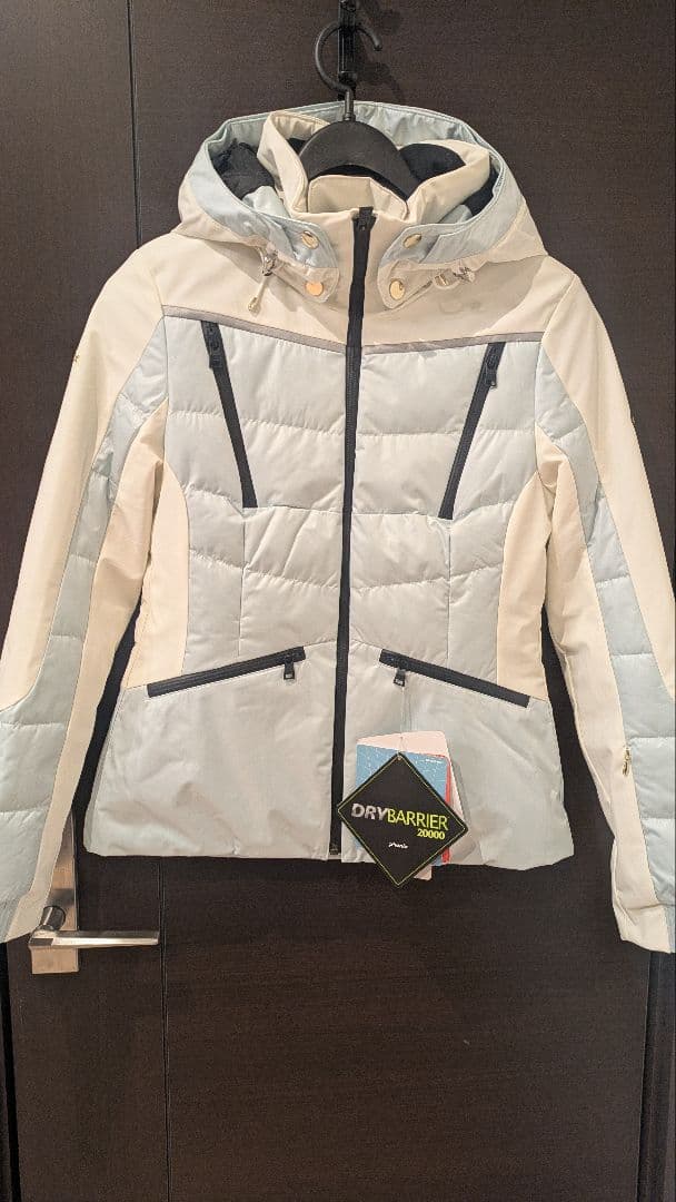 新品 phenix フェニックス スキーウェア 女性用　ホワイト/ライトブルー