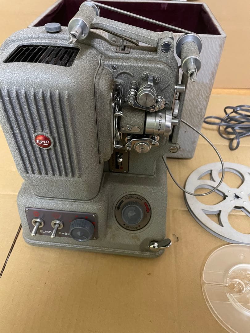 ELMO E-80 8㎜ プロジェクター 映写機【ジャンク品】