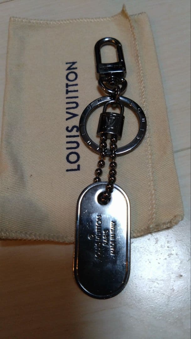 【たぴおか】VUITTON キーホルダー バックチャーム M63618