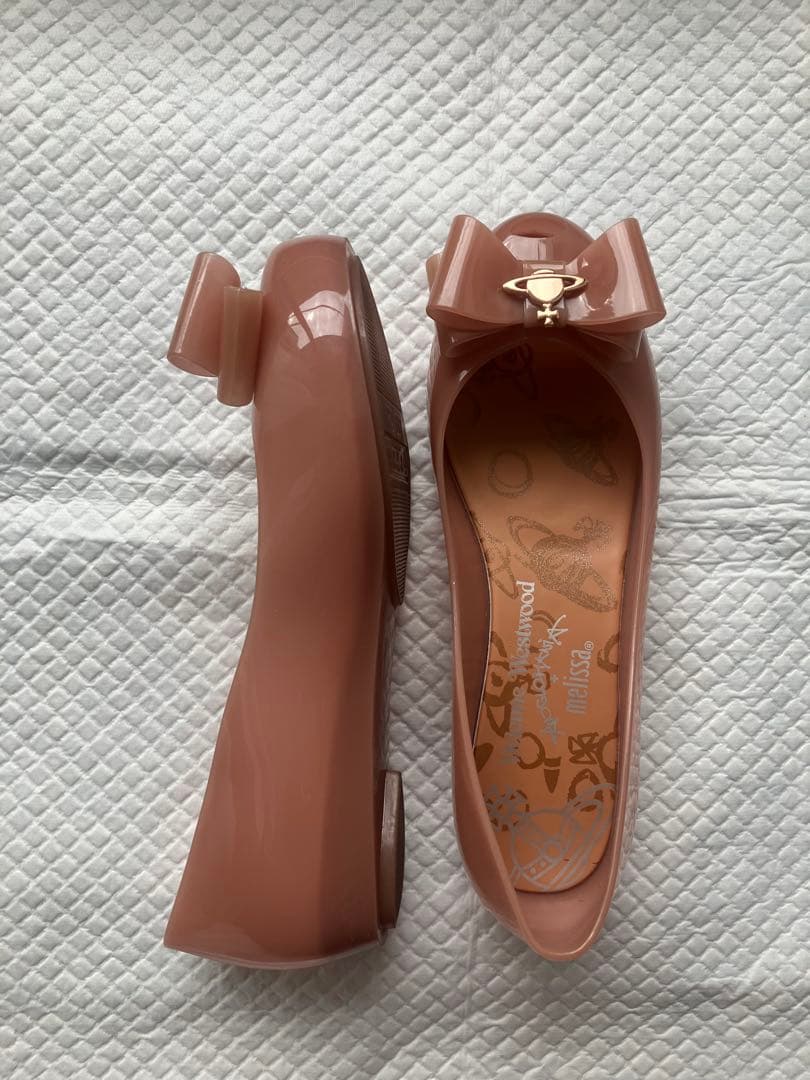 リボン付きフラットシューズ　Vivienne Westwood Melissa