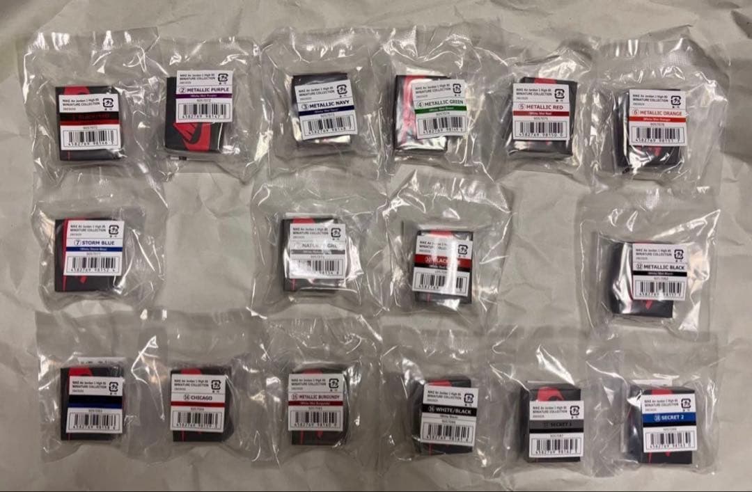 ナイキ エアジョーダン1 High 85ミニチュアコレクション 16種未開封
