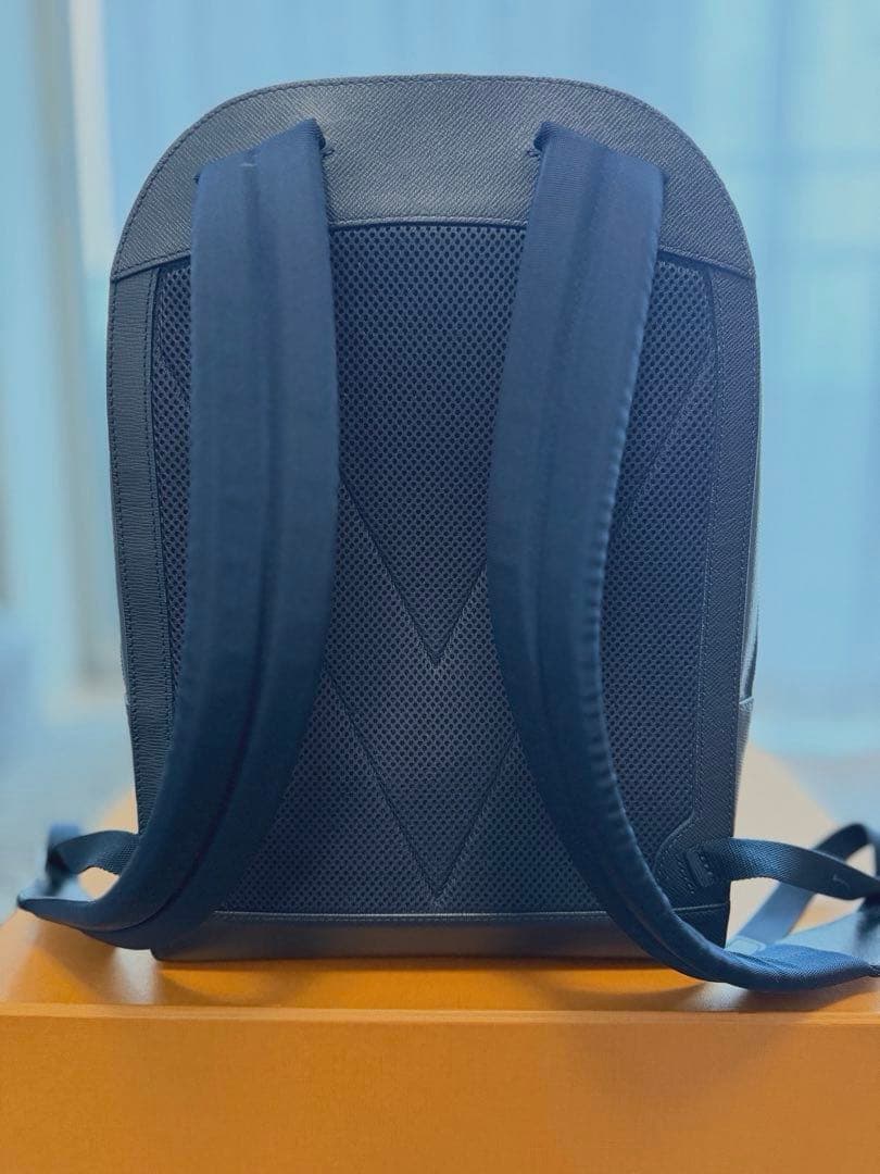 ルイヴィトン　 アントン　バックパック　ネイビー【中古】