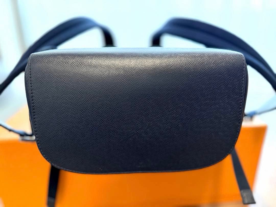 ルイヴィトン　 アントン　バックパック　ネイビー【中古】