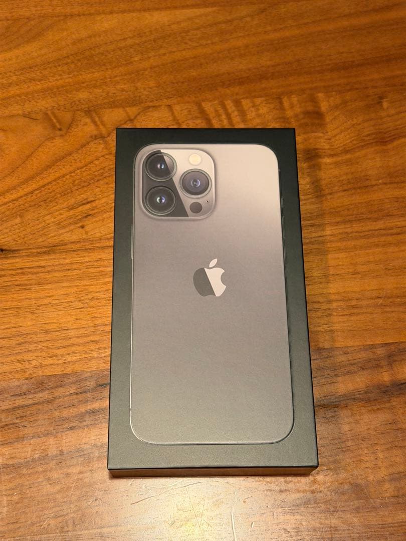 美品　Apple iPhone13 Pro グラファイト フィルム箱、ケーブル付