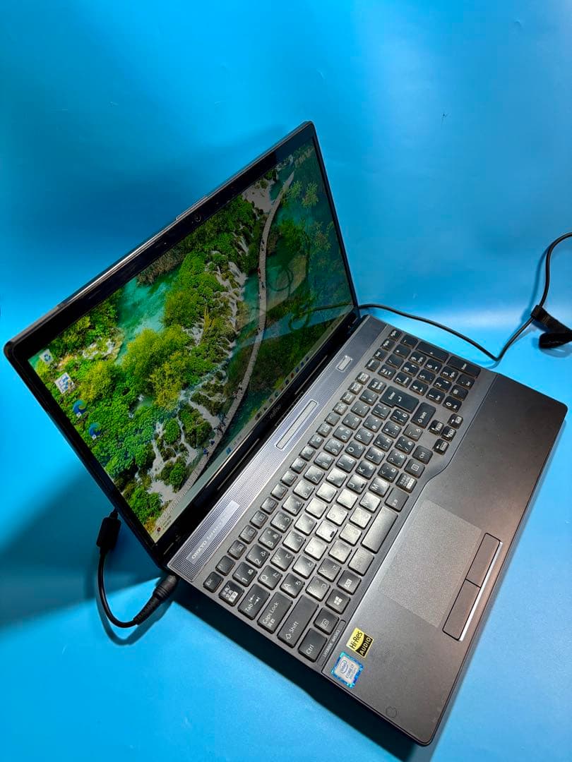 富士通 AH53/C2 Core i7 SSD 2TB 32GB Win11