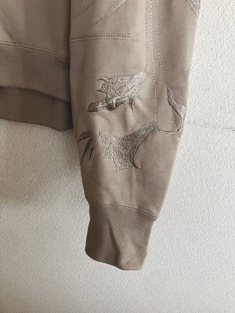 トップス Floral Motif Embroidered Sweatshirt