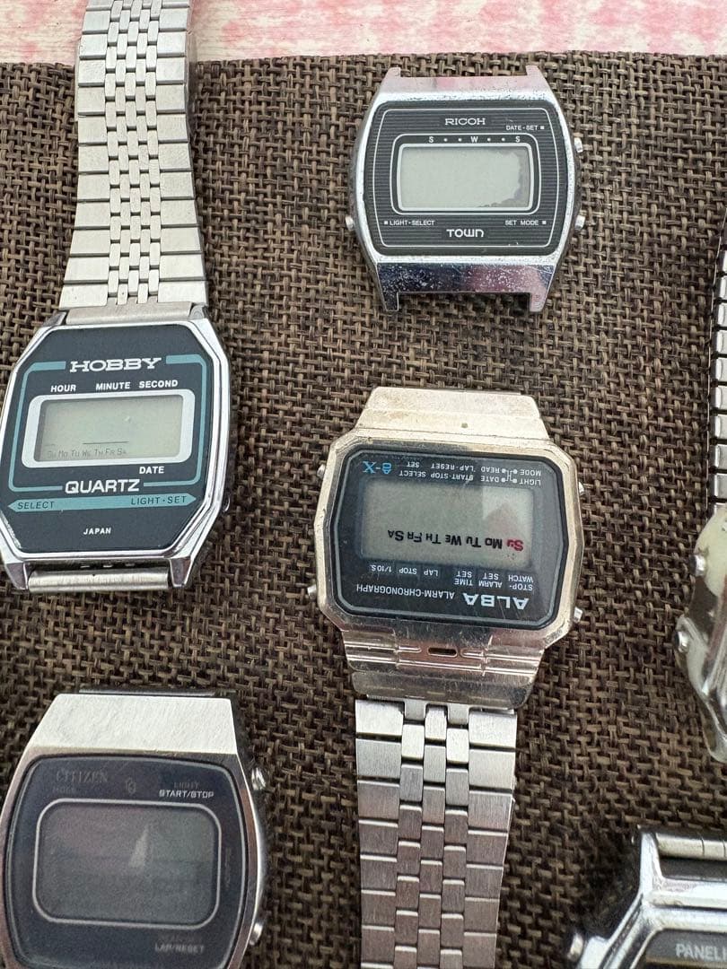 デジタル腕時計まとめ売り（SEIKO、CASIO、TIMEX、RICOHなど）