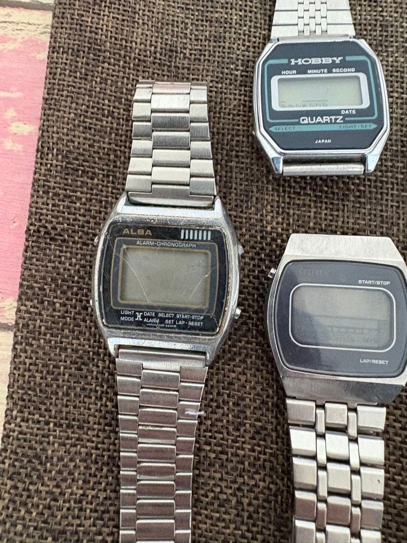 デジタル腕時計まとめ売り（SEIKO、CASIO、TIMEX、RICOHなど）