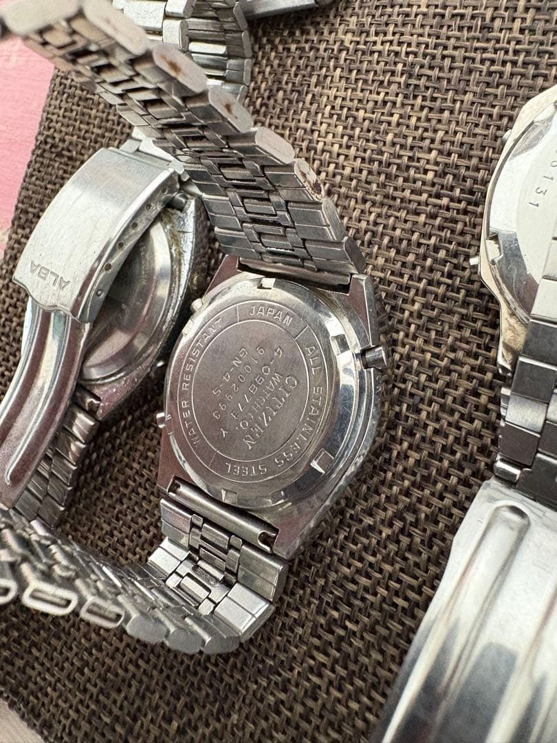デジタル腕時計まとめ売り（SEIKO、CASIO、TIMEX、RICOHなど）