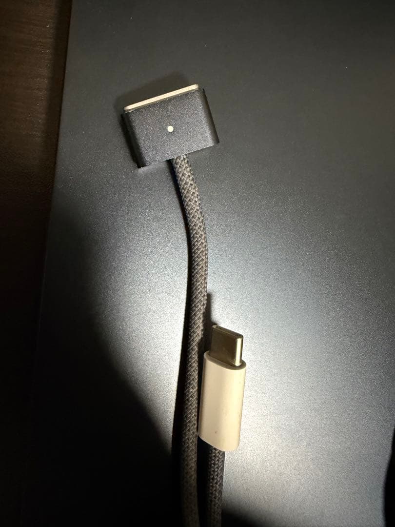 MacBook Air 15インチ M2 2023 (充電アダプタ+コード付き)