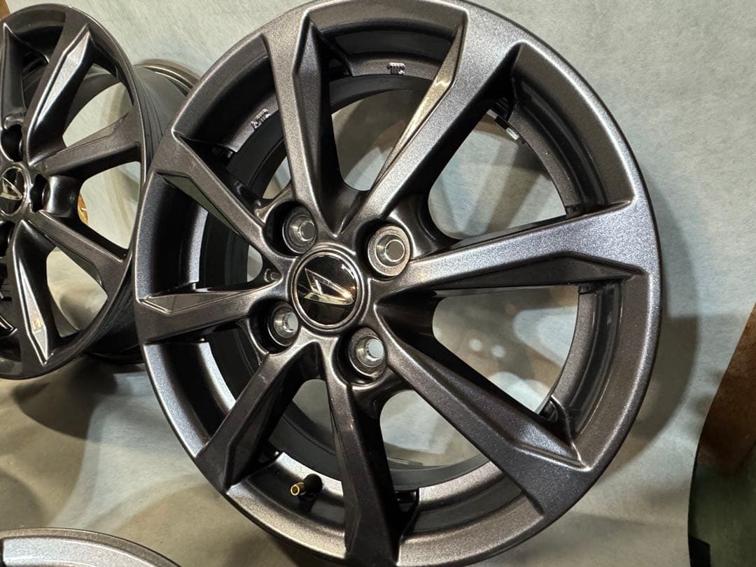 本日まで送料込み‼︎新車外し‼︎ タント　ファンクロス　純正14インチ　ホイール