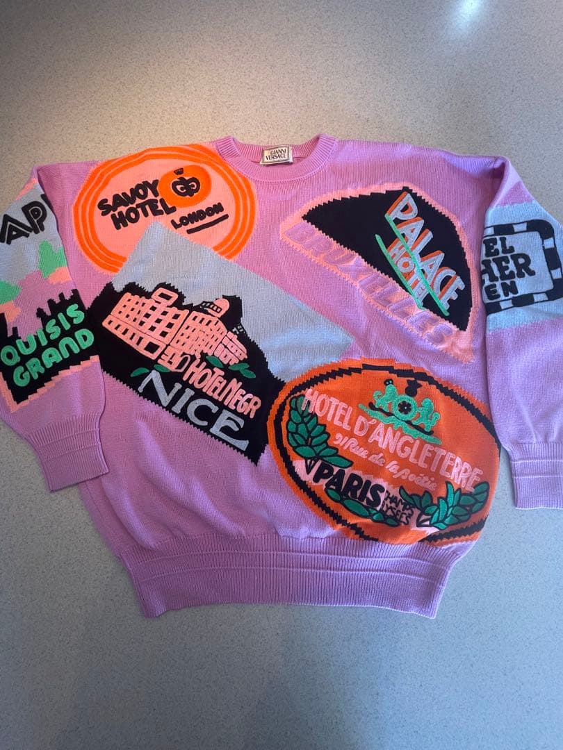 GIANNI VERSACE グラフィックセーター ピンク