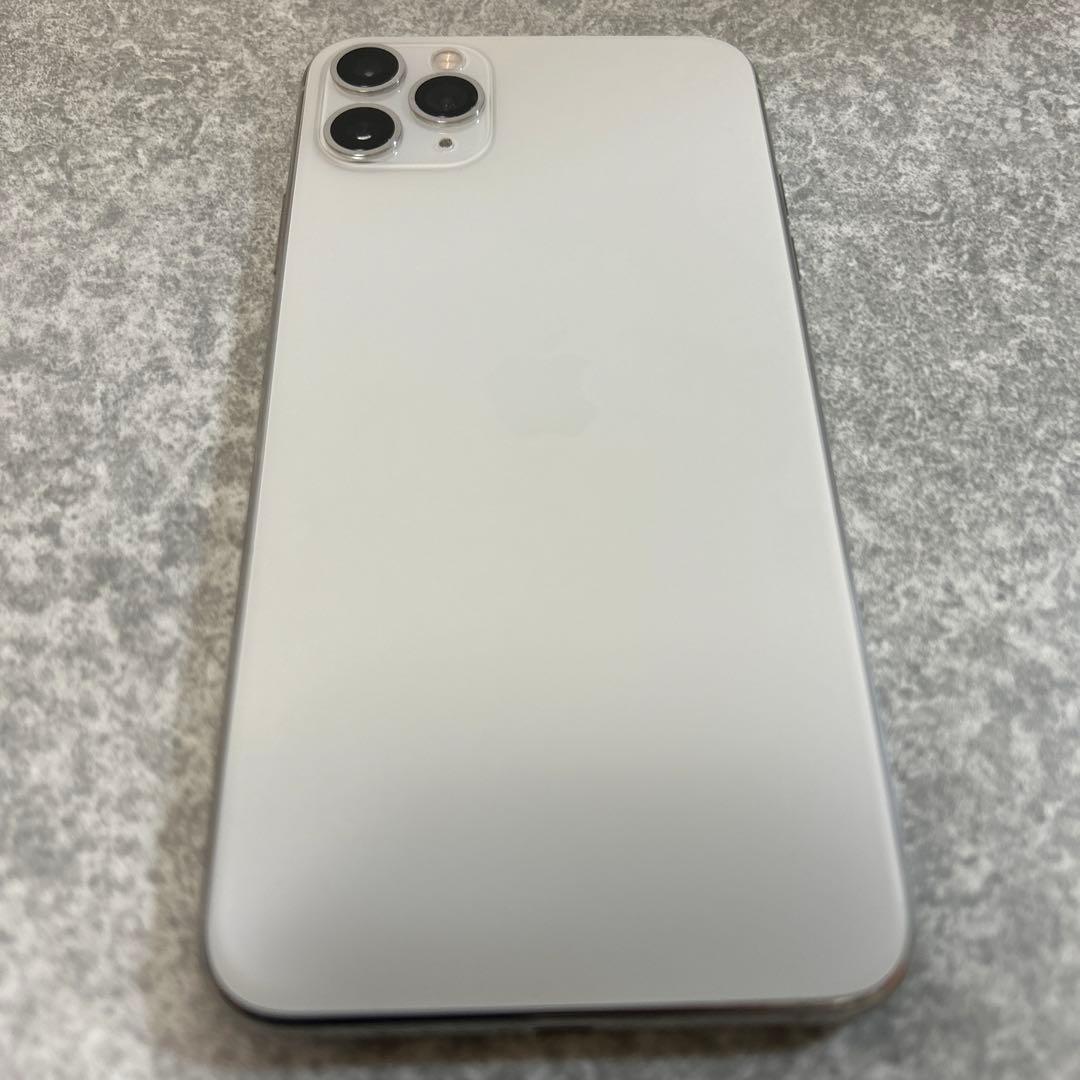 Apple iPhone 11 Pro Max 256GB バッテリー81%