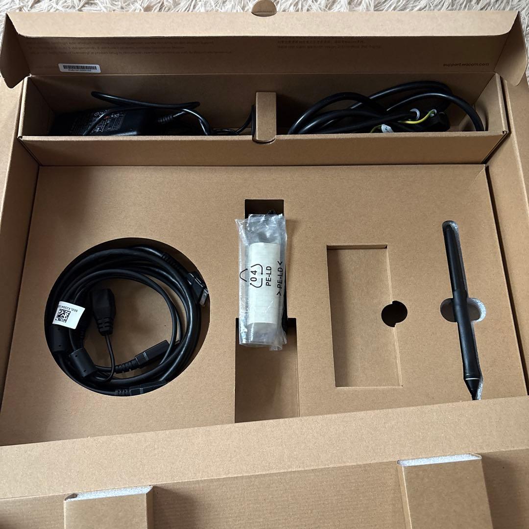 Wacom Cintiq 16 液タブ DTK1660K1D スタンド付き