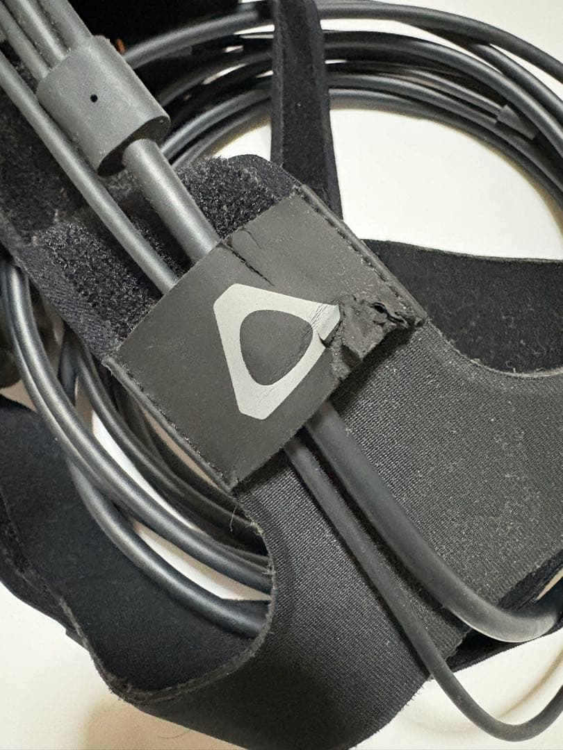 HTC VIVE VRヘッドセット 本体と付属品