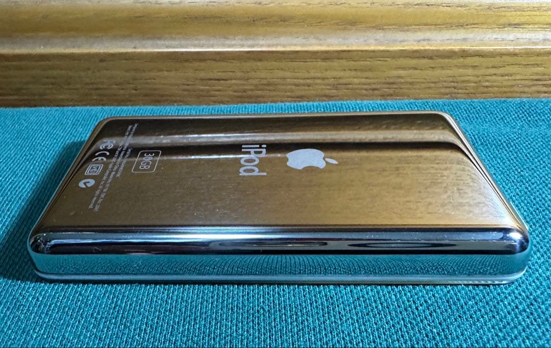 きれいiPod Classic 5.5世代 MA444 30GB新品のバッテリー