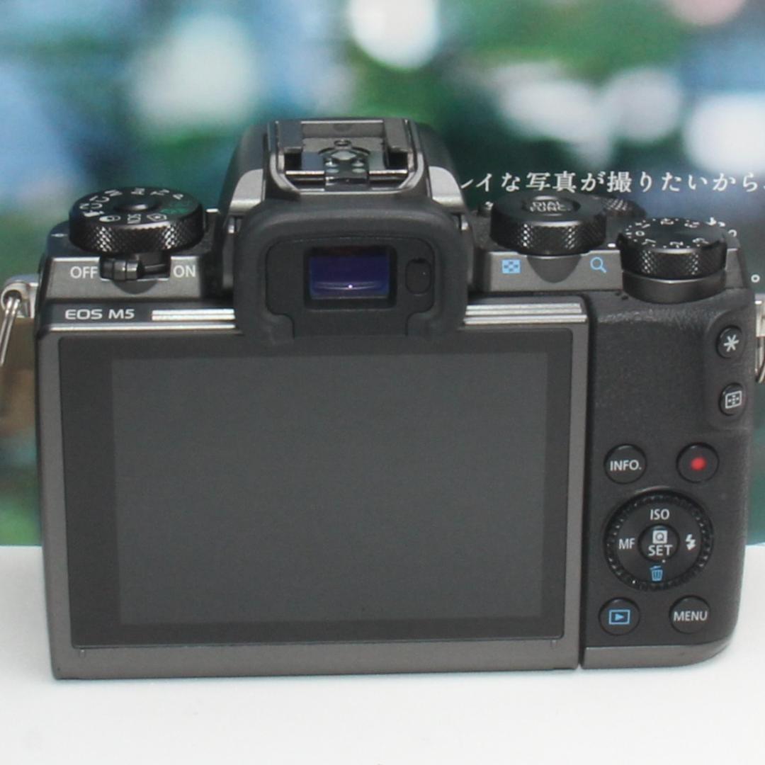 ❤️予備バッテリー&カメラバック付き❤️キヤノン EOS M5 トリプルレンズ