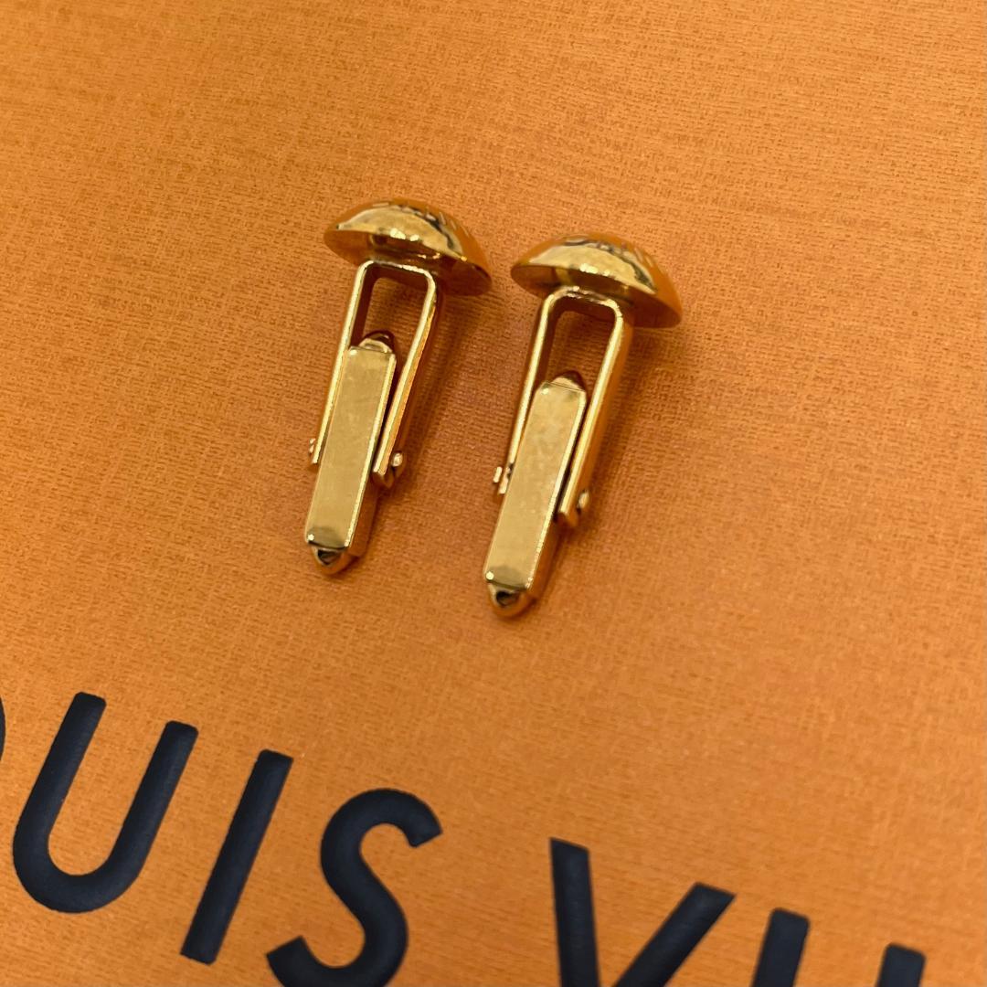 美品✨　ルイヴィトンlouis vuitton カフリンクス　カフス　ケース付き