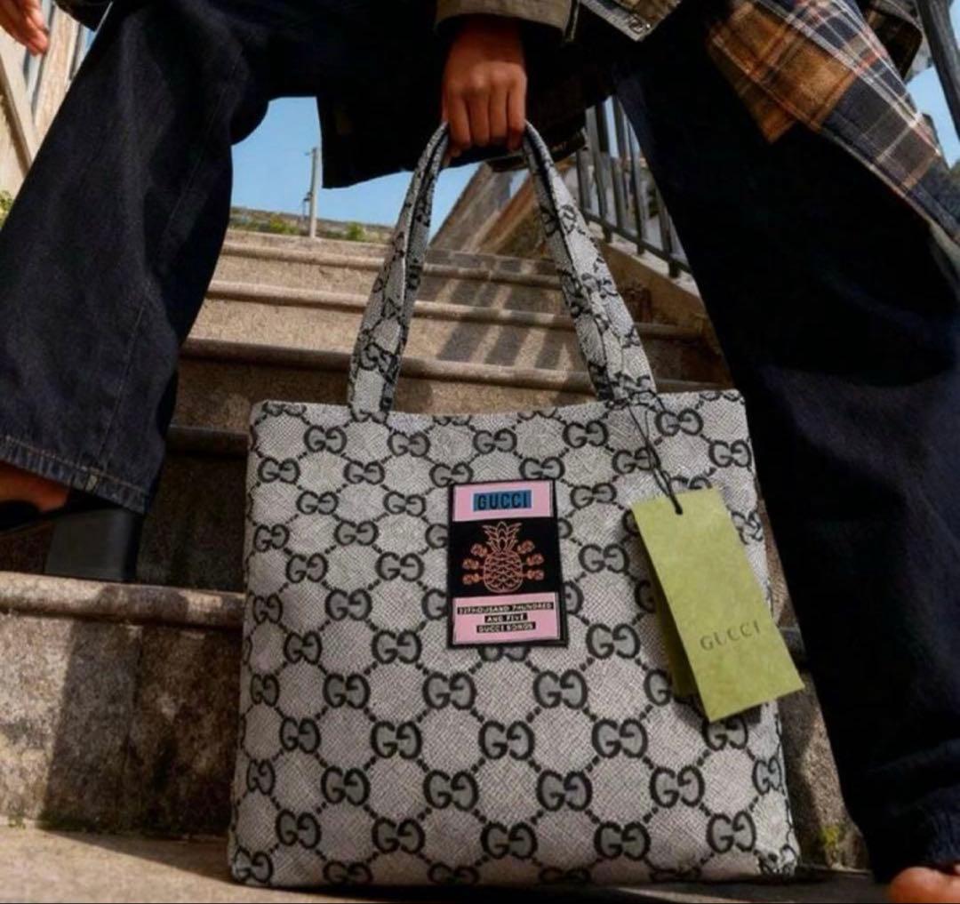 GUCCI ロゴ キャンバストートバッグ ノベルティー