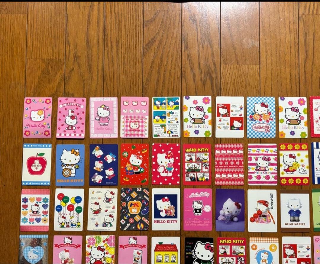 d*9様 ハローキティ コレクターズカード 60枚 アルバム一冊