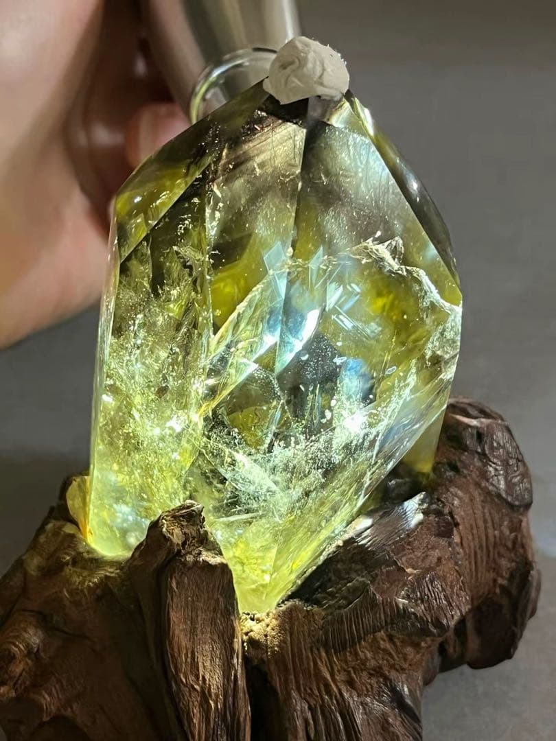 【専用台座付き】ブルーラダー入りゼウススモーキーシトリンフリーフォーム