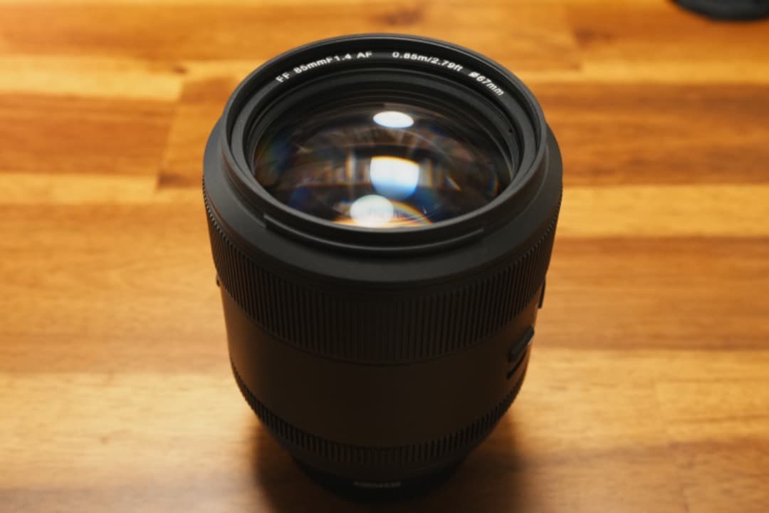 SIRUI Aurora 85mm F1.4 フィルター2点 レンズポーチ付属