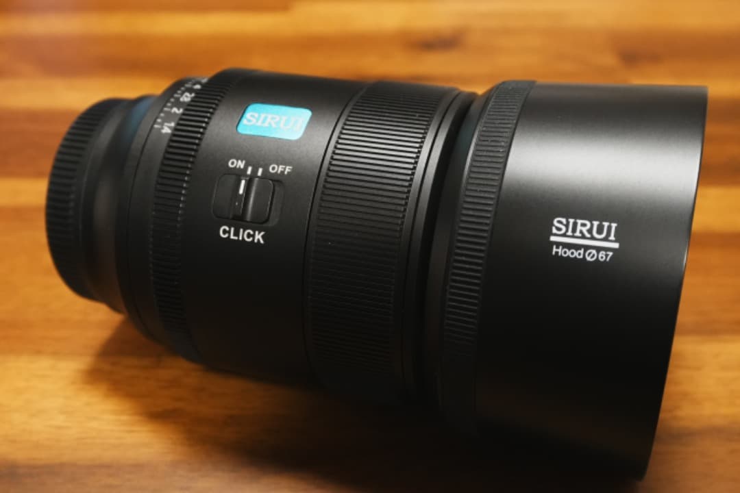 SIRUI Aurora 85mm F1.4 フィルター2点 レンズポーチ付属