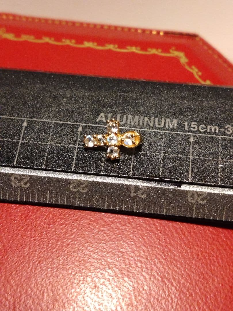 F*o様 K18　クロス　ストーン　ペンダントトップ　チャーム　ゴールド　18金