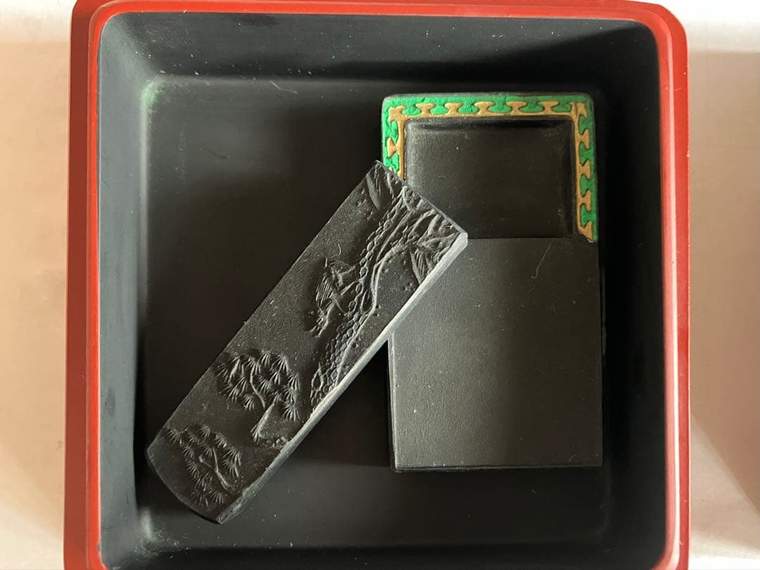 中国赤色彫刻硯箱と墨セット