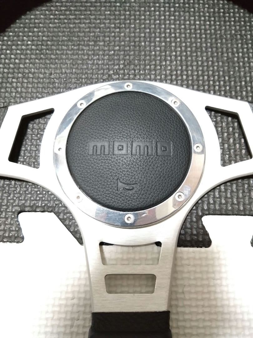 廃盤　限定　MOMO　ミレニアムスポルト　Ｚ３４で使用　Ｒ３５ ポルシェ　ＢＭＷ