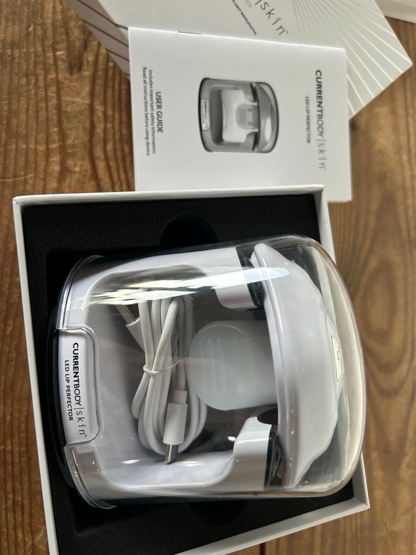 CURRENT BODY SKIN LED リップパーフェクター&フェイマスク