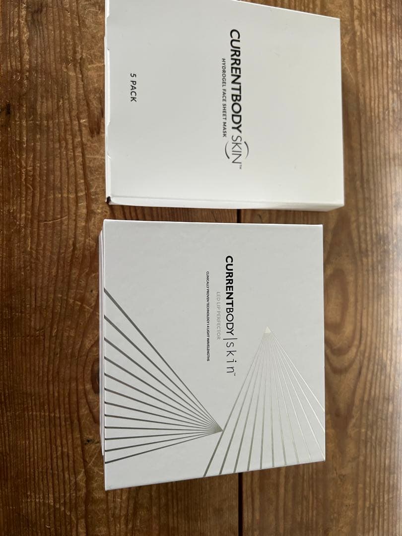 CURRENT BODY SKIN LED リップパーフェクター&フェイマスク