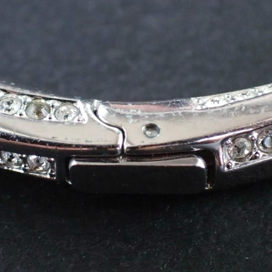スワロフスキー Swarovski バングル Hilt Mサイズ ツイスト