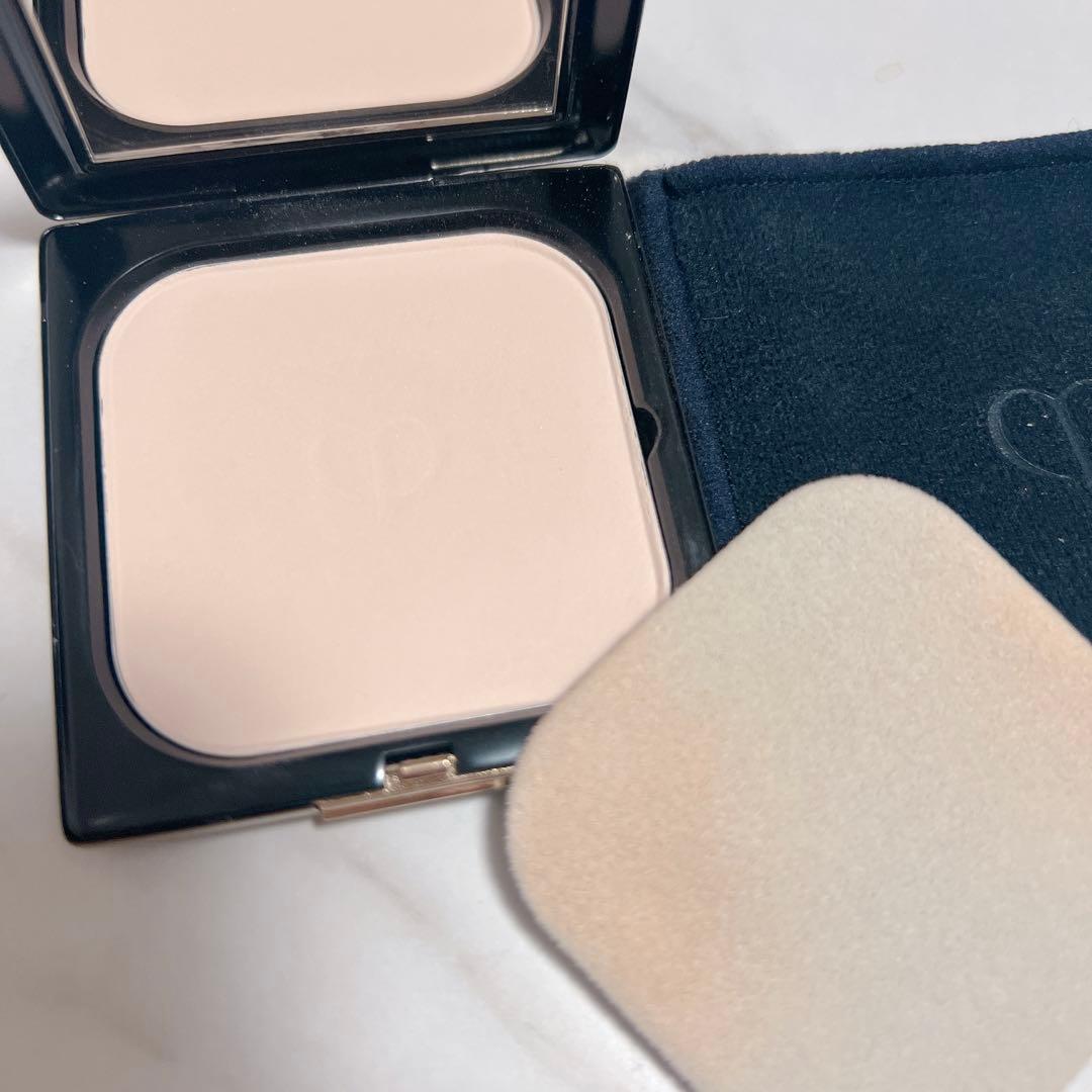 クレドポーボーテ プードルコンパクトエサンシエルｎ（エレガントスリム）