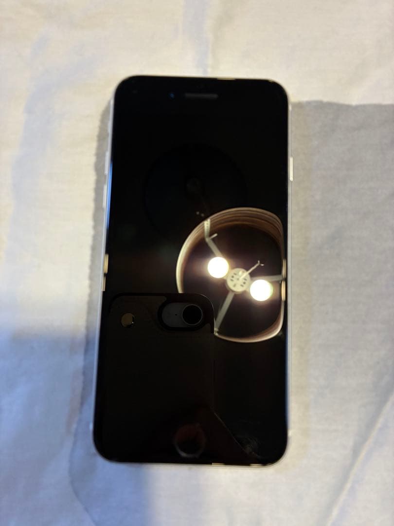 Apple iPhoneSE2（第2世代）本体 ホワイト