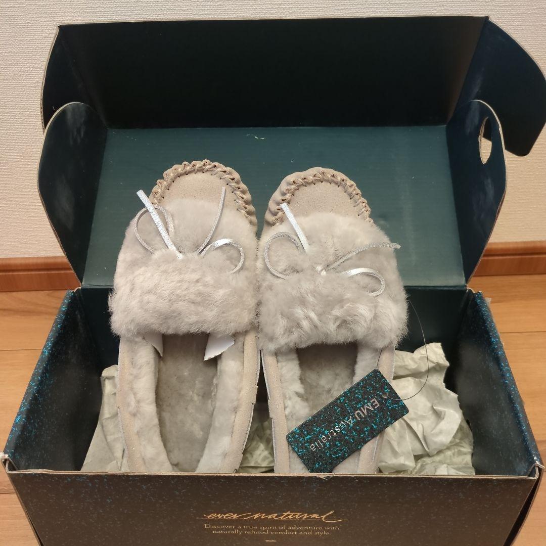 ■新品未使用■EMU Australia ライトグレーモカシン