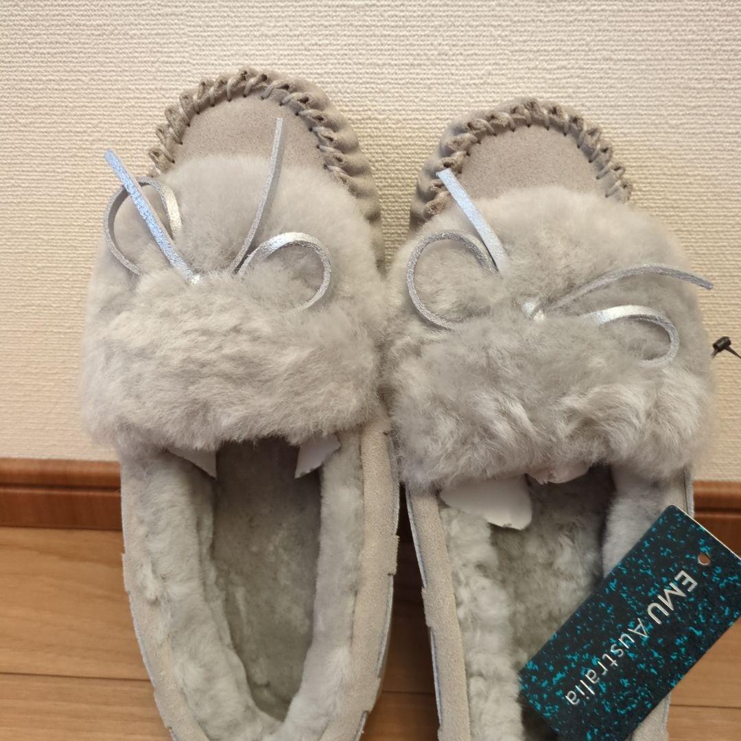 ■新品未使用■EMU Australia ライトグレーモカシン