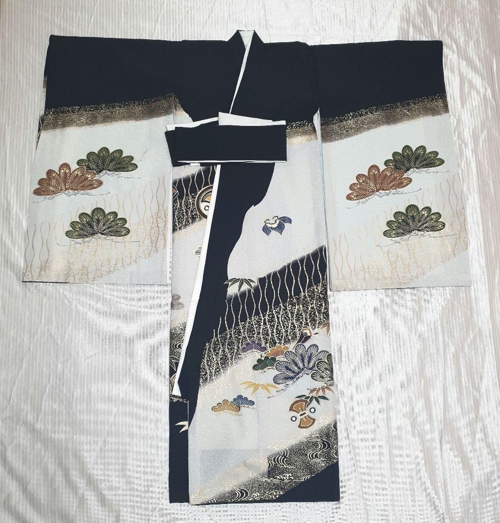 お宮参り　男の子一つ身着物　産着　鎧兜　黒、オフホワイト