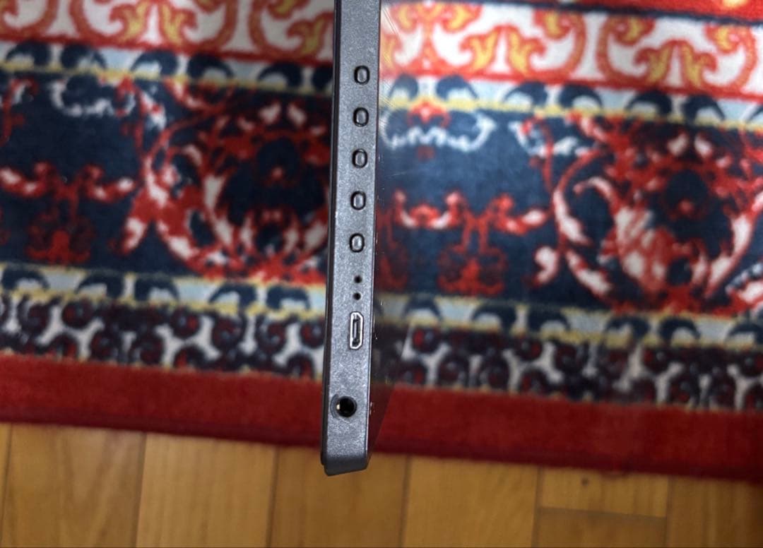 4K モバイルモニター　13.3インチ