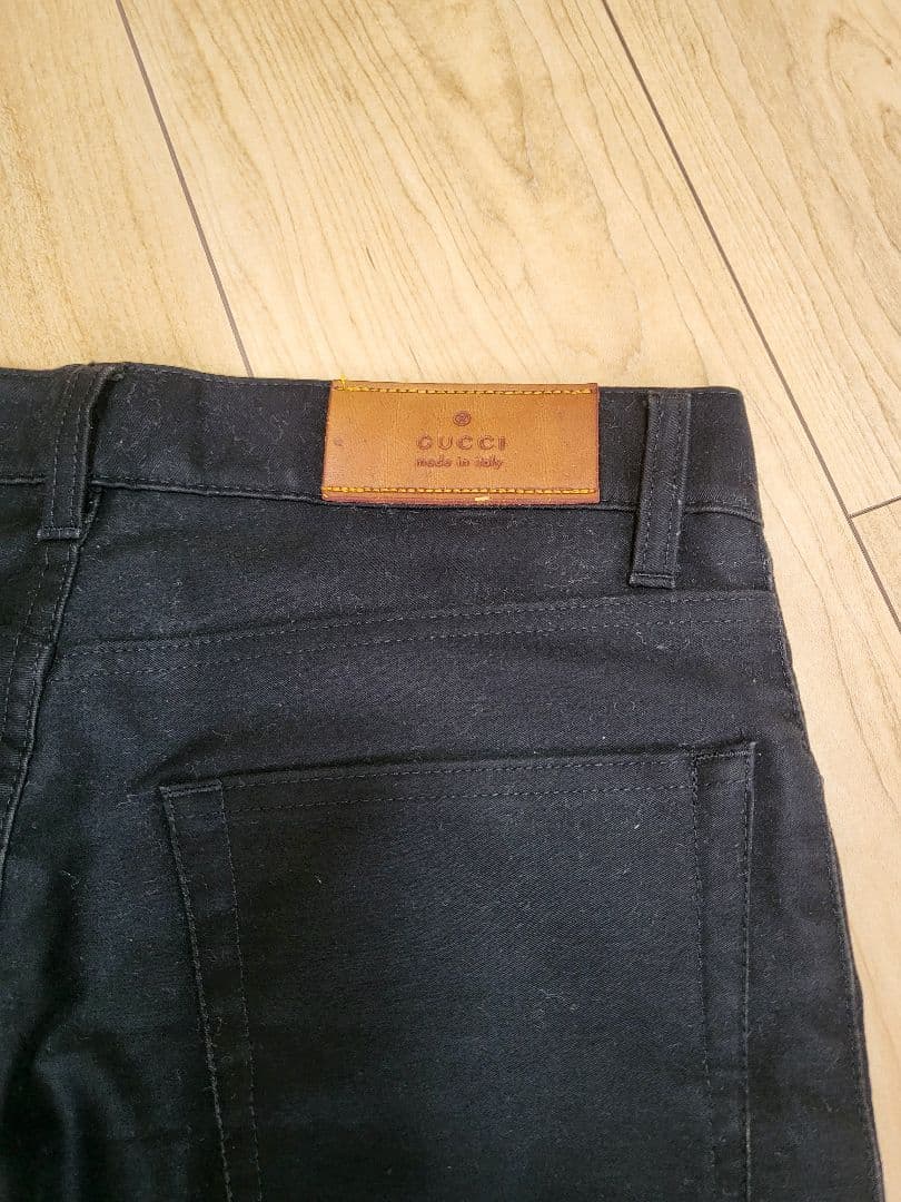 GUCCI 　ブラック ストレートパンツ
